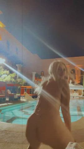 behind butt Clapping behind Spread Porn GIF