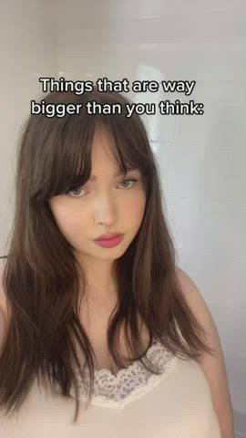 humongous boobs Bouncing boobs Cleavage Porn GIF