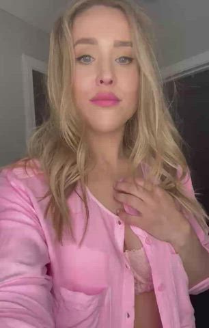 giant breasts yellow-haired boobs Flashing Lipstick Natural boobies Nipples boobies Titty Drop Porn GIF