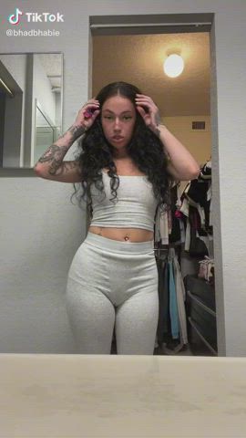 massive behind monstrous boobies Twerking Porn GIF