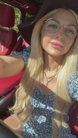 Amateur blondy petite Porn GIF