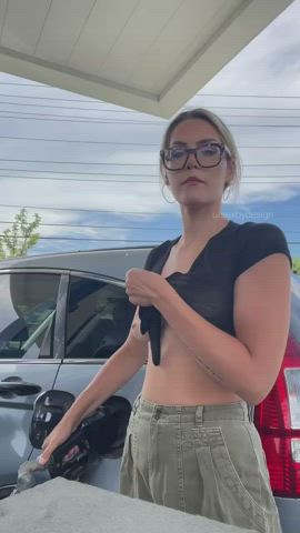 Flashing Natural melons Nipples Outdoor Pierced Public Savvy Suxx r/CaughtPublic Porn GIF