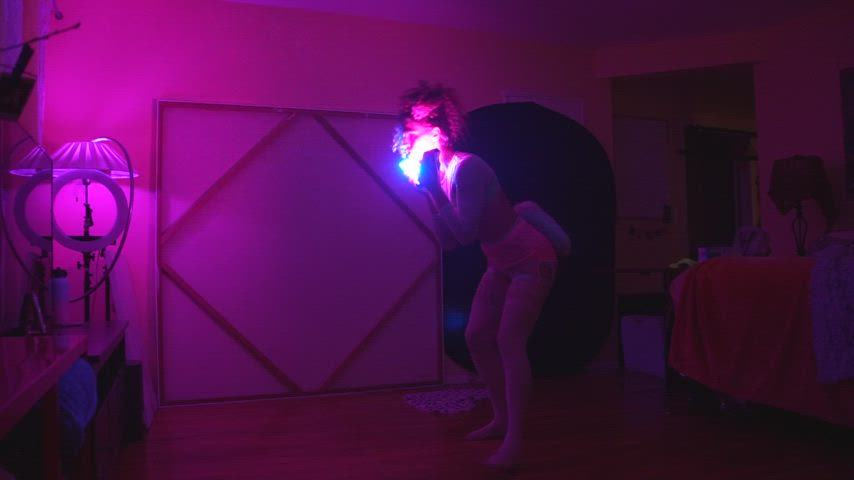 Babe Curly Hair Dancing Hotwife MILF OnlyFans Shorts Tall White chick gf lady Porn GIF