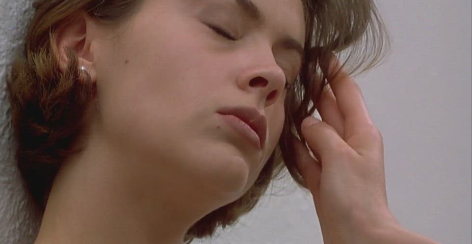 Alyssa Milano tits Celebrity Lesbian Porn GIF