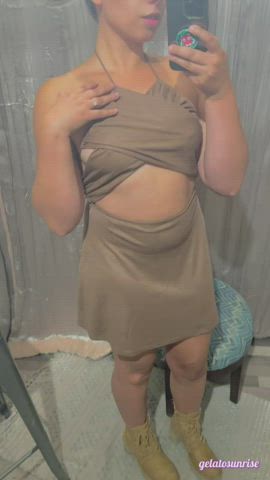 Amateur Dressing Room Exhibitionist Fingering Grool Masturbating Public Wet pussy Porn GIF