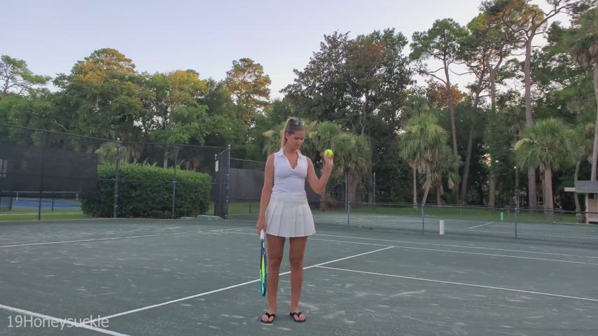 19honeysuckle Amateur large booty College girl Outdoor Public teen TikTok Upskirt Porn GIF