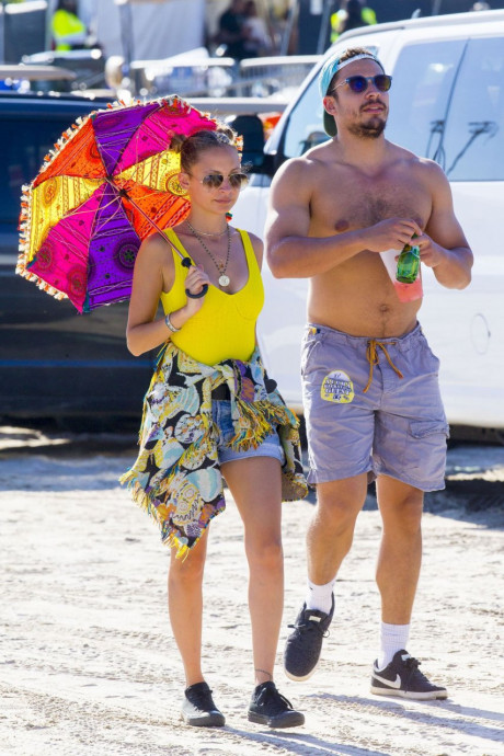 Nicole Richie Sexy 40 Naga