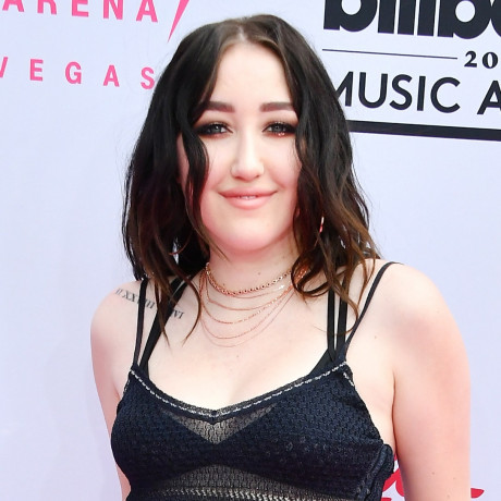 Billboard Music Awards 2017 Noah Cyrus Wears Sheer Bralette On The Red Teen