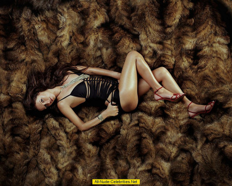 Nicky Hilton Sexy Undressed