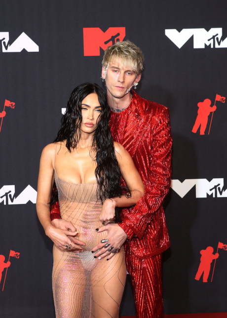 Mgk Asked Megan Fox To Rock That Naked