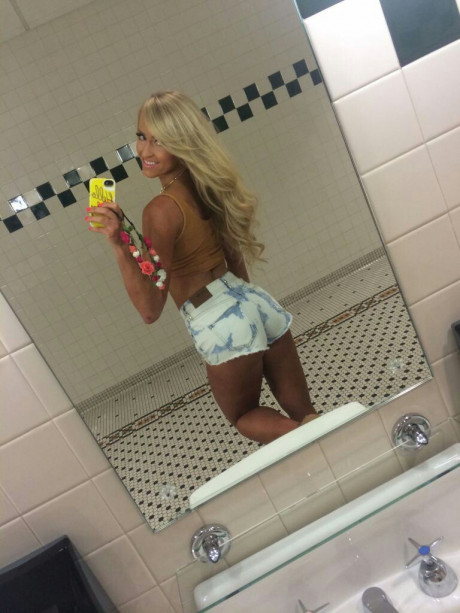 Summer Rae Mirror Selfie Hot