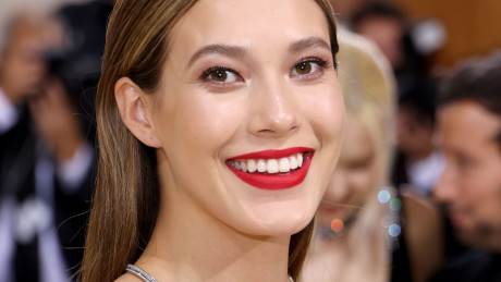 Olympian Eileen Gu In Bikini For Hot Dip